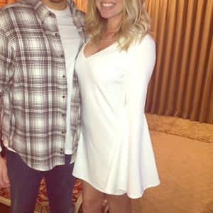 Bell sleeve short white dress